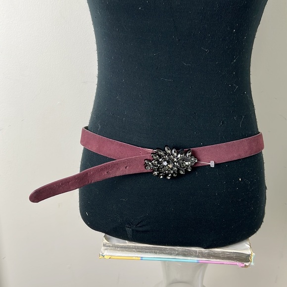 Loft Suede Leather Rhinestones Buckle Burgundy Belt Size Medium - Picture 8 of 16